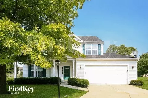 12316 Carriage Stone Dr, Fishers, IN 46037