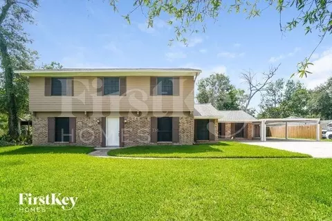 221 Post Oak Dr, Baytown, TX 77520