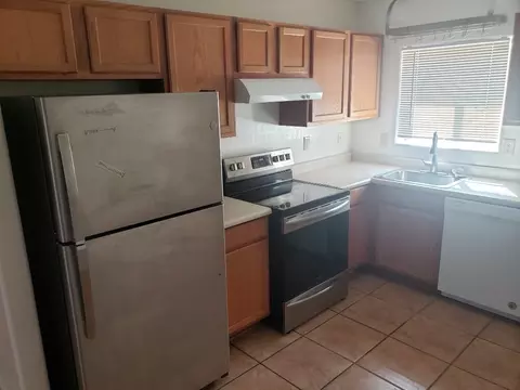 403 N Sunshine Blvd #B, Eloy, AZ 85131