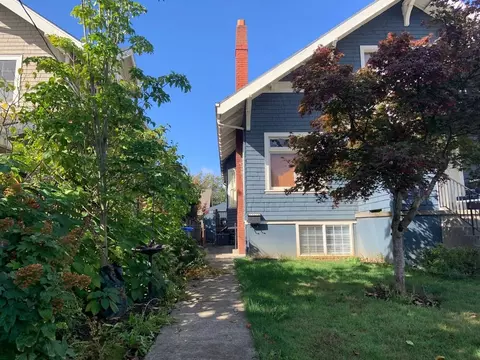 2427 NE 9th Ave #B, Portland, OR 97212