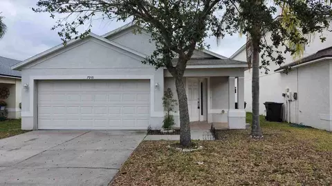 7955 Carriage Pointe Dr, Gibsonton, FL 33534
