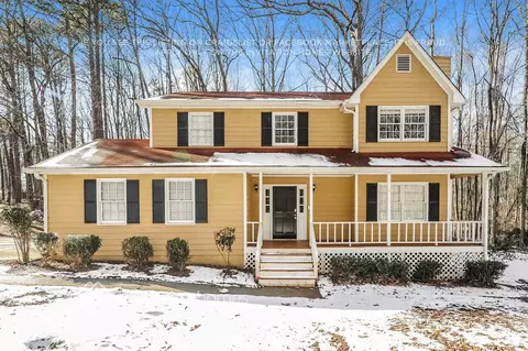 465 Benjamin Cir, Fayetteville, GA 30214