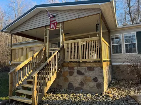 810 Layman Dr, Dandridge, TN 37725