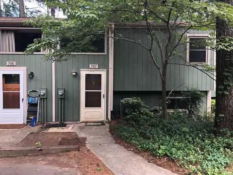 707 Godwin Ct, Raleigh, NC 27606