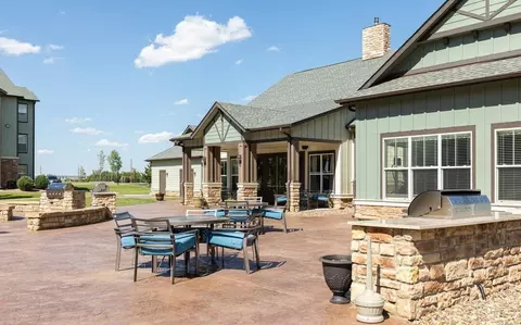2004 Sierra Commons Rd, Dickinson, ND 58601