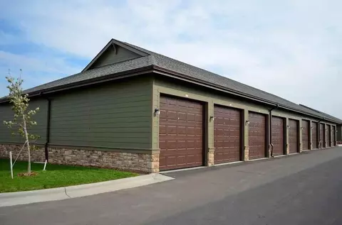 2004 Sierra Commons Rd, Dickinson, ND 58601