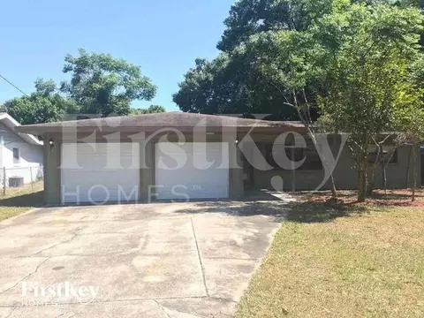 132 Terrace Dr, Cypress Gardens, FL 33884