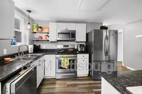 7102 Perrysville Ave, Bellevue, PA 15202