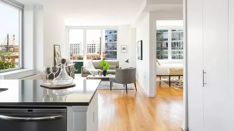 4540 Center Blvd #1412, Long Island City, NY 11109
