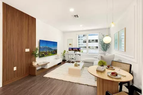 anton blvd, Costa Mesa, CA 92626