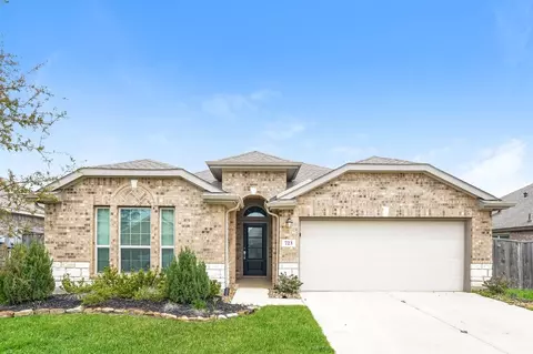 723 Autumn Lake Ln, Magnolia, TX 77354