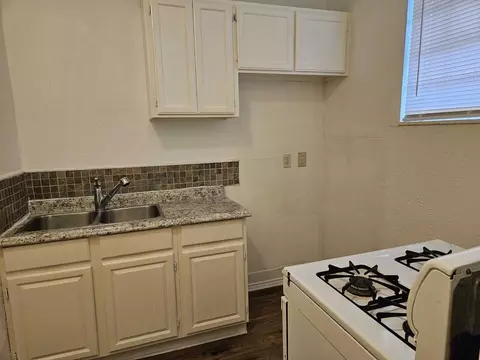 201 E Dullnig Ct #4, San Antonio, TX 78223