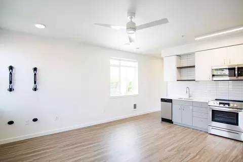 2320 N Vancouver Ave #303, Portland, OR 97227