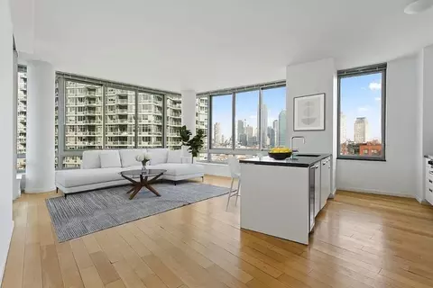 4540 Center Blvd #2701, Long Island City, NY 11109