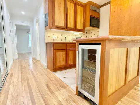 1260 Clay St #206, San Francisco, CA 94108