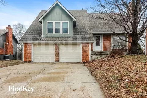 1944 E Sheridan Bridge Ln, Olathe, KS 66062