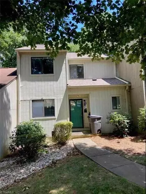 242 Lamplighter Cir, Winston Salem, NC 27104