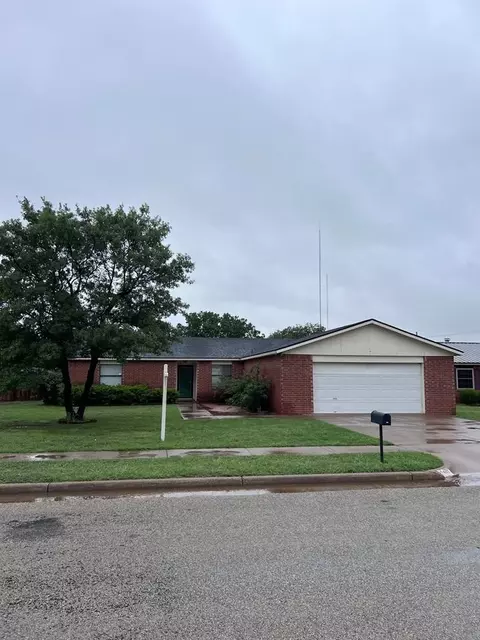 2411 93rd Pl, Lubbock, TX 79423