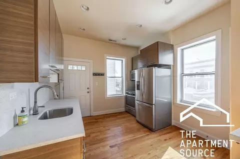 1021 N Leavitt St #3, Chicago, IL 60622