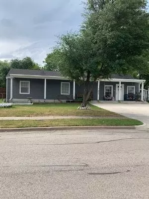 111 Saint Clair Dr E, Irving, TX 75061