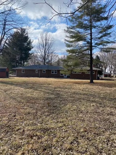 4 Lansing Dr, Springfield, IL 62703