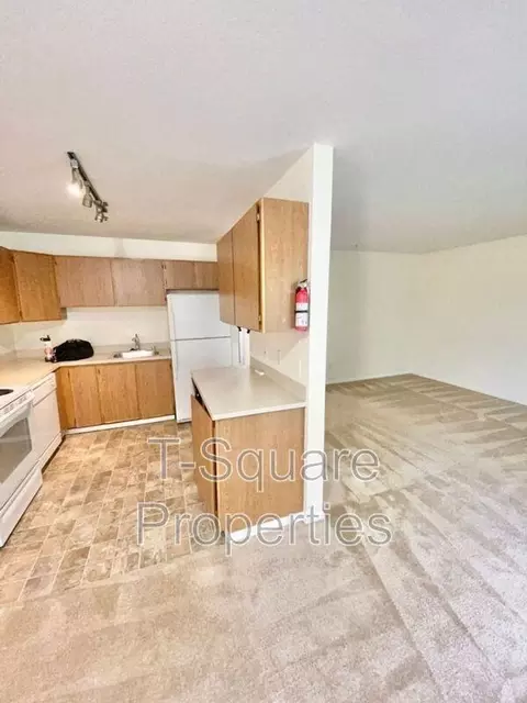 9719 Holly Dr #107, Everett, WA 98204