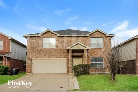 7804 Whitney Ln, Fort Worth, TX 76112