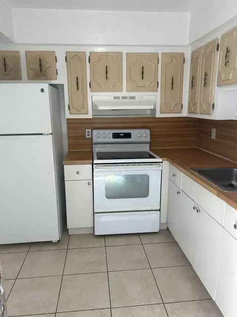 14002 NE 2nd Ct, North Miami, FL 33161