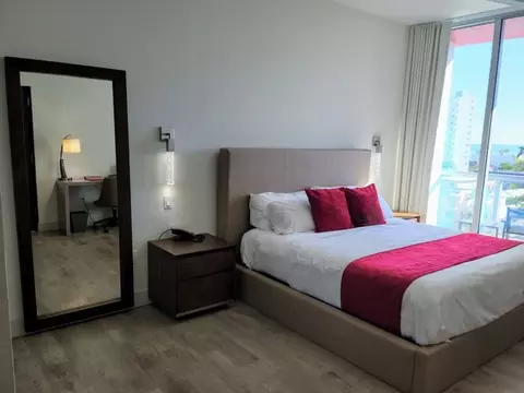 Undisclosed, Hollywood, FL 33019