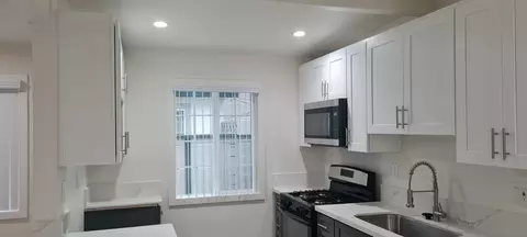 1439 W Almond Ave, Orange, CA 92868