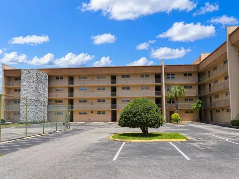 5820 N Church Ave #129, Tampa, FL 33614