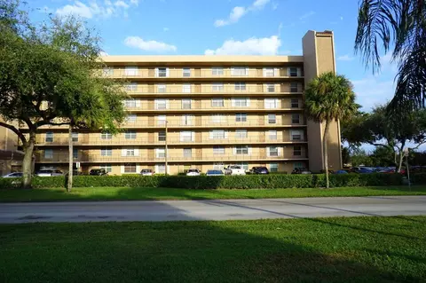 4570 NW 18th Ave #7, Pompano Beach, FL 33064