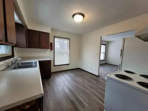 3810 SW 3rd St, Des Moines, IA 50315