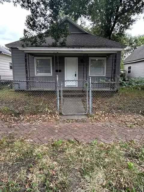 612 E 10th St, Pittsburg, KS 66762