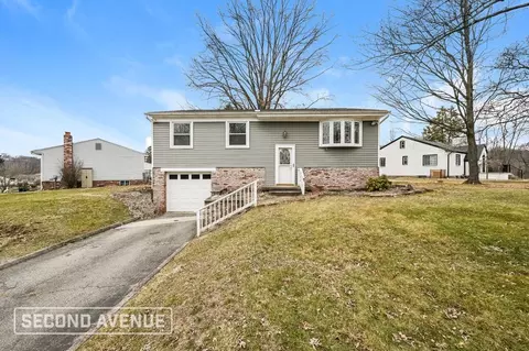 1405 Cavitt Rd, Monroeville, PA 15146