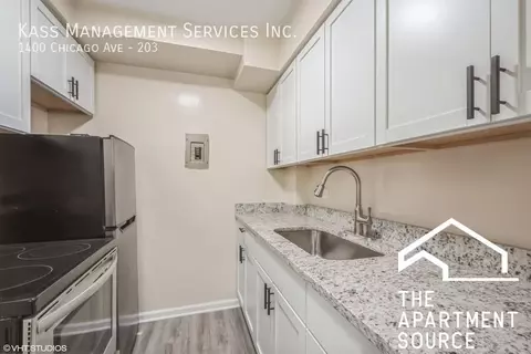 1400 Chicago Ave #107, Evanston, IL 60201