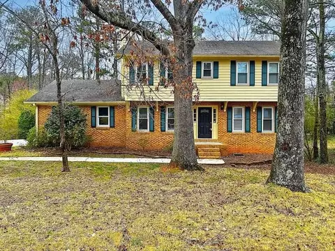 3198 Village Glen Dr, Snellville, GA 30039