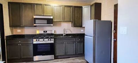 4764 N Virginia Ave #108, Chicago, IL 60625
