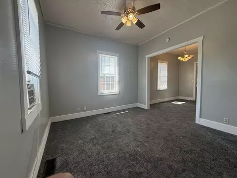 114 E 9th St, Muncie, IN 47302