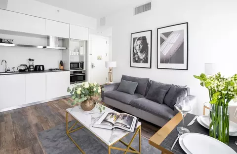 w 43rd st, New York, NY 10036