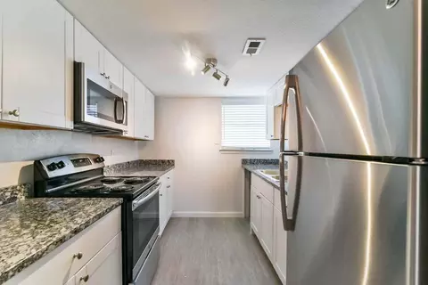 6608-6612 6608-6612 South Fwy #6612-33, Fort Worth, TX 76134