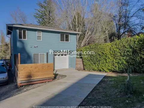 9597 SE Crystal View Dr #B, Portland, OR 97266