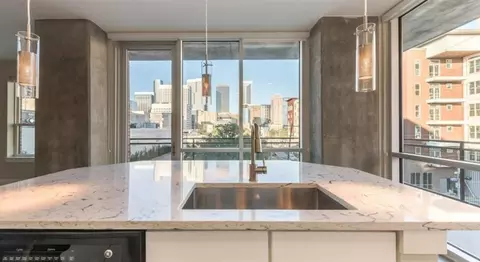 1825 San Jacinto St #631, Houston, TX 77002