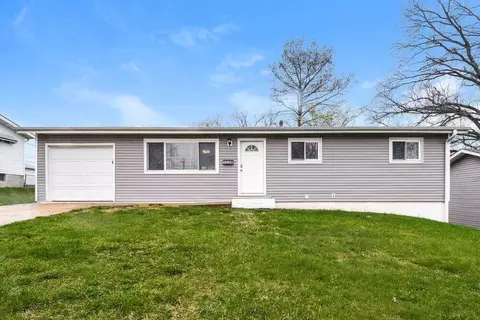 1230 Acredale Dr, Florissant, MO 63033