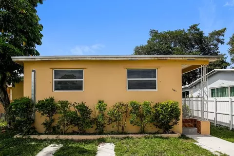 1841 NW 152nd St, Miami Gardens, FL 33054
