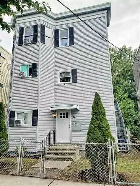 34 Gillooly Rd #3, Chelsea, MA 02150