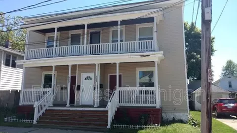 824 Nagold St NW #1, Grand Rapids, MI 49504