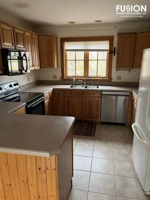 100 Butternut Ln, Burlington, VT 05446