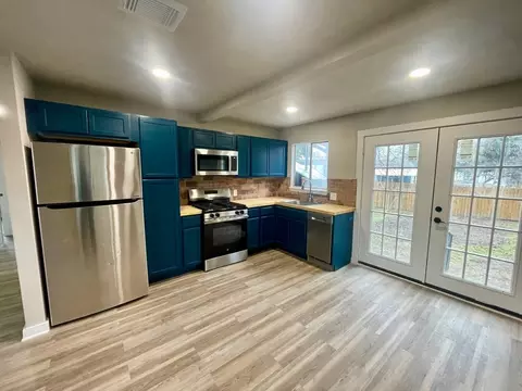 1213 91st St #NA, San Antonio, TX 78214
