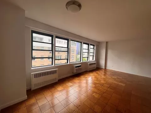236 E 36th St #12H, New York, NY 10016